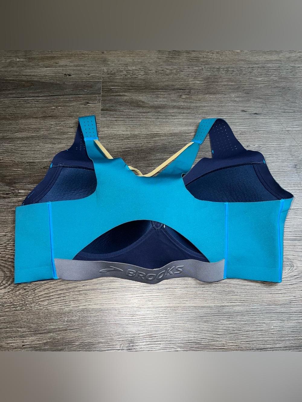 Brooks Sports Bra 32D Activewear Athleisure Running Sport Gym Pilates Track - Picture 2 of 3